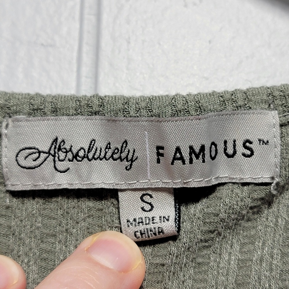 Absolutely Famous Olive Green Cold Shoulder Lace Detail Knit Top Women's Small - Picture 3 of 8